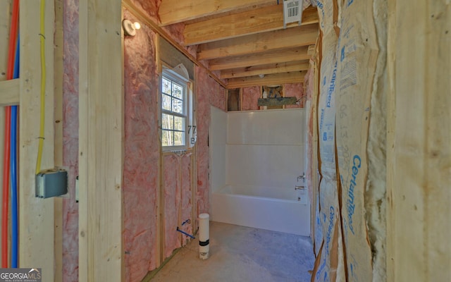 bathroom with tub / shower combination