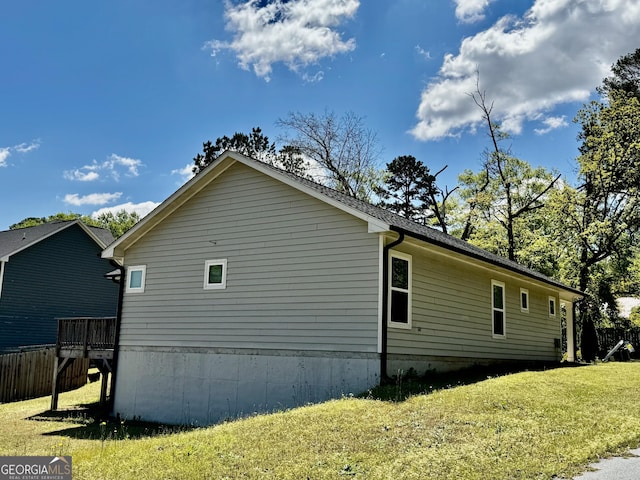 1037 E Doyle St, Toccoa, GA 30577 - view of side of home