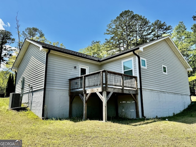 1037 E Doyle St, Toccoa, GA 30577 - back of house featuring a deck and a lawn