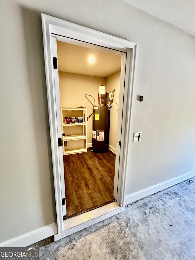 1037 E Doyle St, Toccoa, GA 30577 - entrance to property featuring electric water heater