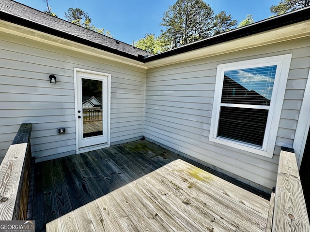 1037 E Doyle St, Toccoa, GA 30577 - view of wooden deck