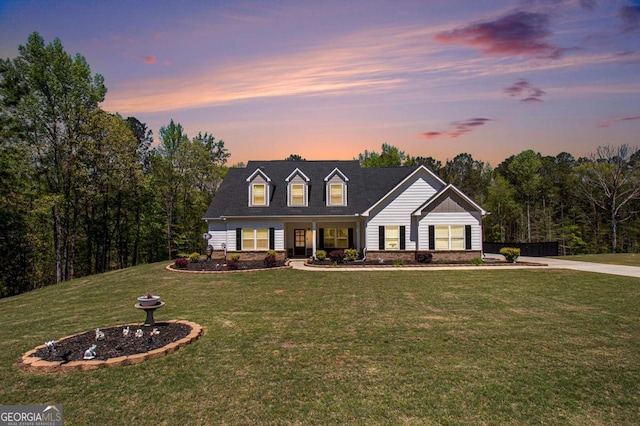 view of front facade with a front yard
