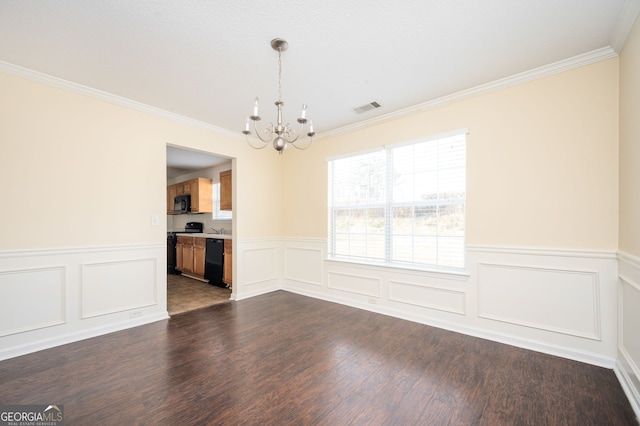 unfurnished dining area with ornamental molding, a notable chandelier, dark wood-style floors, and visible vents