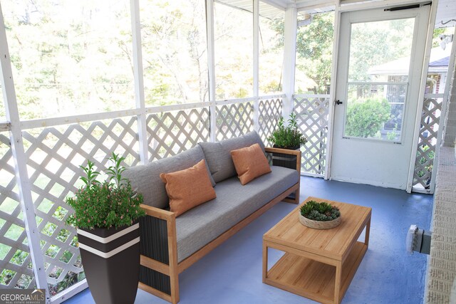 145 Holly Rd NW, Atlanta, GA 30314 - sunroom with outdoor lounge area