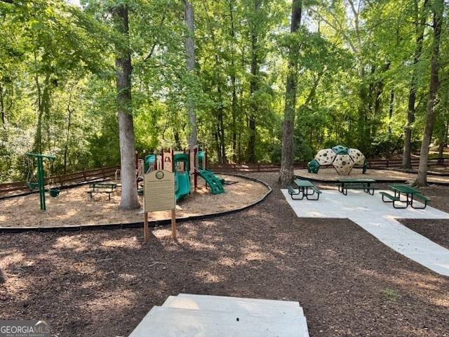 371 Carillon Ln, Macon, GA 31210