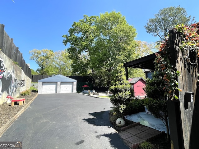 exterior space featuring fence