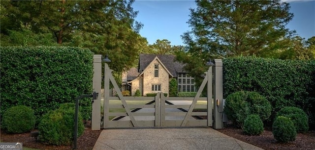 2979 Ridgewood Rd NW, Atlanta, GA 30327 - view of gate