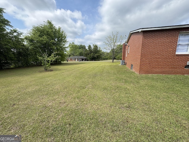 view of yard featuring cooling unit