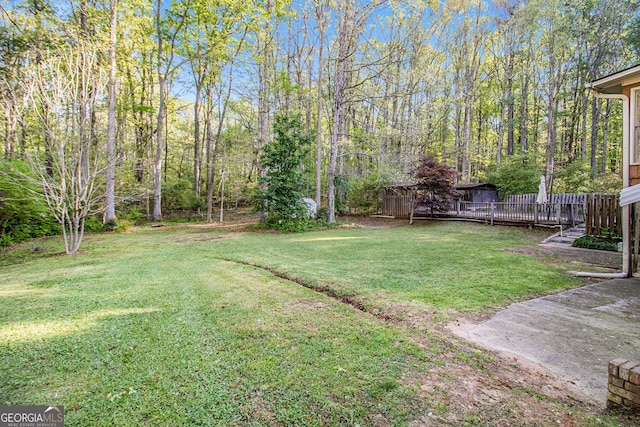 view of yard featuring fence