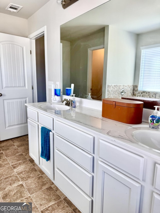 141 Macalester Dr, Newnan, GA 30265 - full bath featuring double vanity