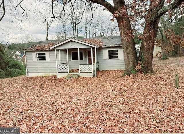 1099 Warren Dr, Riverdale, GA 30296 - single story home with covered porch