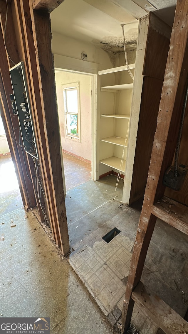 1099 Warren Dr, Riverdale, GA 30296 - view of corridor
