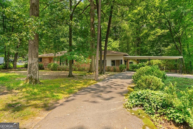 1070 Lovers Lane Rd SE, Calhoun, GA 30701 - view of front of property with driveway and brick siding