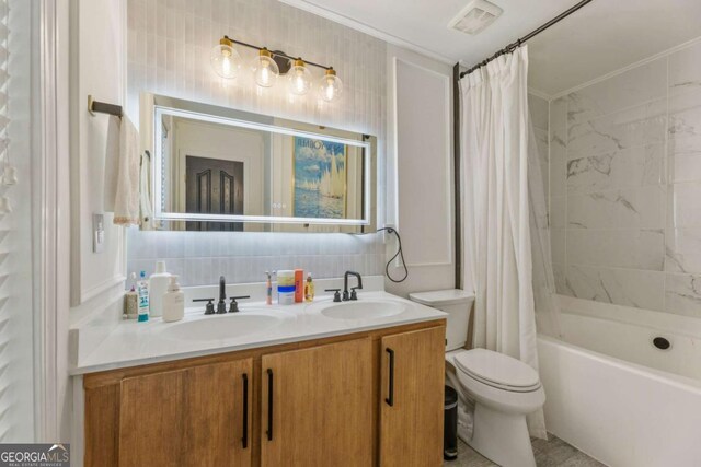 745 Abbotts Mill Ct, Duluth, GA 30097 - bathroom featuring shower / bath combo with shower curtain, visible vents, a sink, and toilet