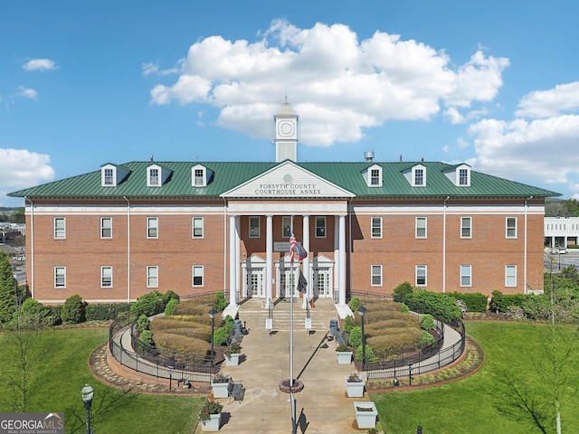 view of building exterior
