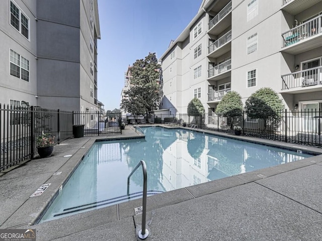 1074 Peachtree Walk NE Unit 115, Atlanta, GA 30309 - view of community pool