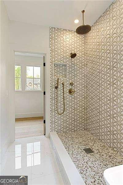 5535 Chestatee Landing Way, Gainesville, GA 30506 - bathroom with a tile shower