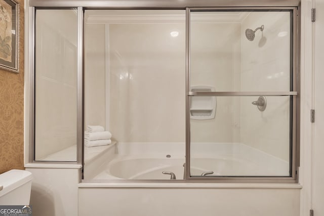 full bathroom featuring toilet, a washtub, a shower with door, and wallpapered walls