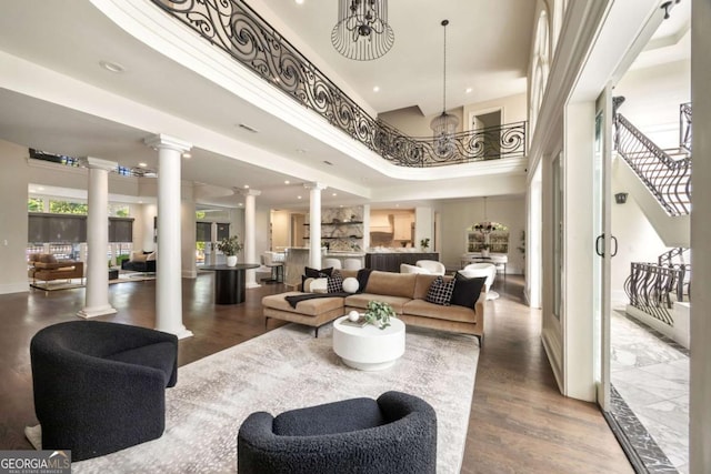 3511 Roxboro Rd NE, Atlanta, GA 30326 - building lobby featuring stairs