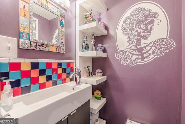 bathroom featuring a sink