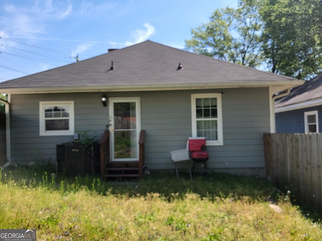 475 Willard Ave SW, Atlanta, GA 30310 - back of house with fence and entry steps