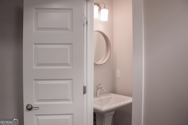 600 Broadview Ter NE, Atlanta, GA 30324 - bathroom featuring a sink