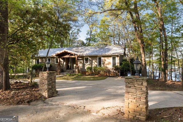 736 Cedar Ridge Rd, Hartwell, GA 30643 - view of front of home featuring metal roof