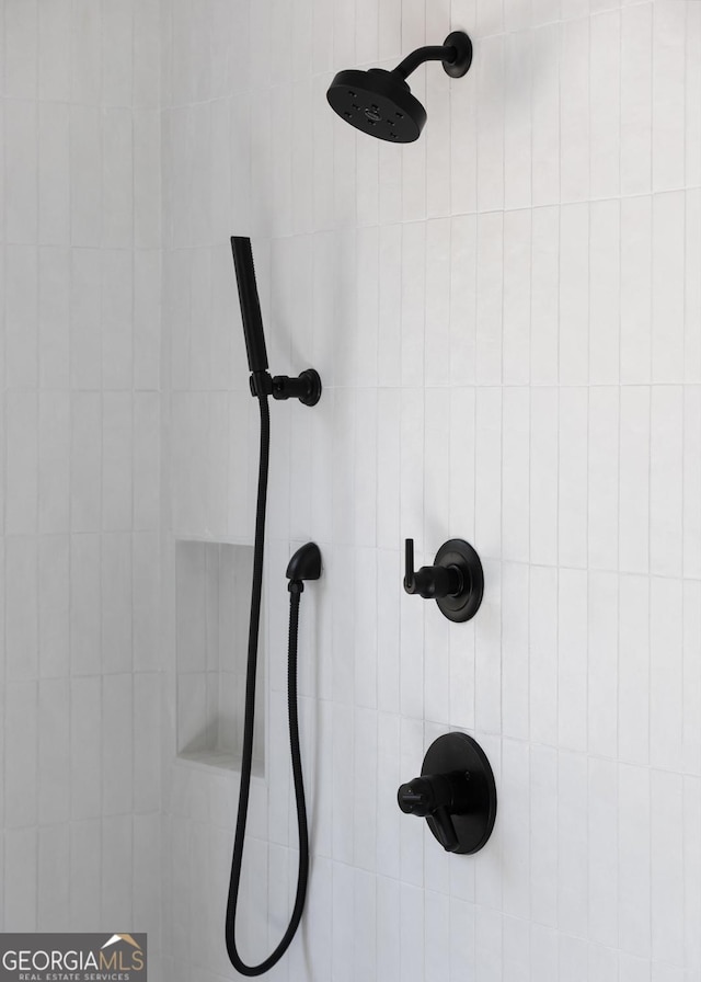 631 Bent Grass, Clayton, GA 30525 - bathroom view of a tile shower