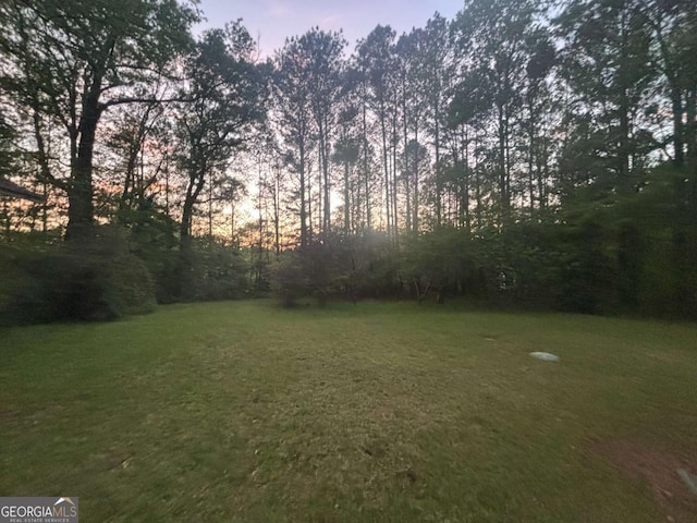 691 Aberdeen Dr, Stone Mountain, GA 30083 - view of green lawn