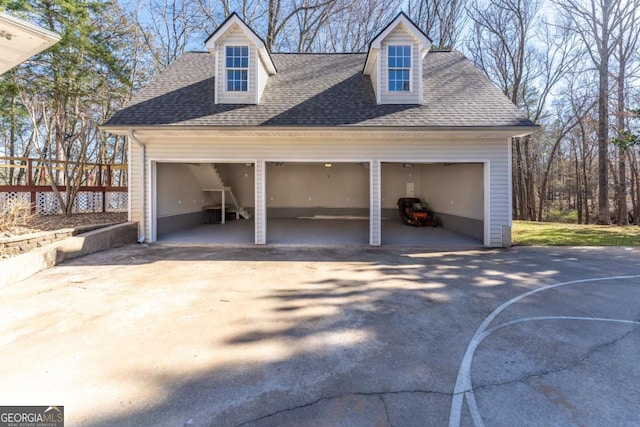 160 Keese Ln, Fair Play, SC 29643 - detached garage featuring fence