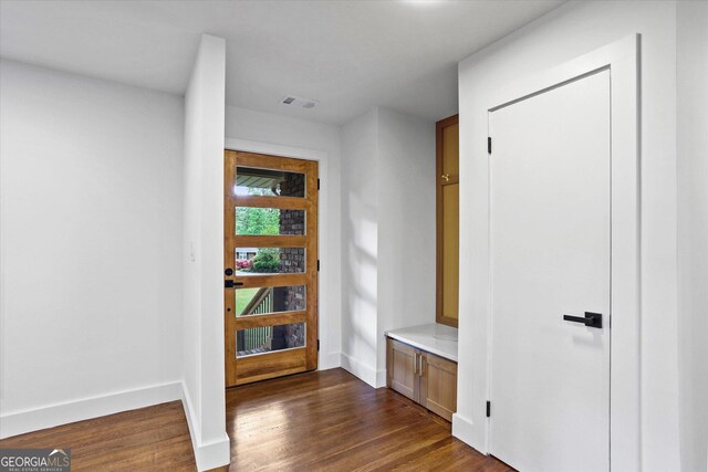 800 Kiowa Dr NE, Marietta, GA 30060 - mudroom featuring dark wood-style flooring and baseboards