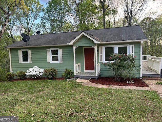 view of front of house featuring a front yard