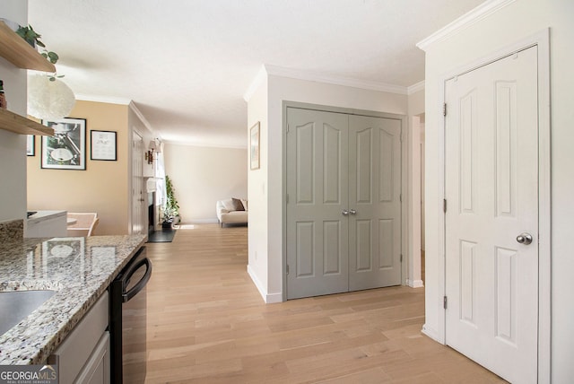 5 Stony Oak Dr, Newnan, GA 30263 - corridor featuring light wood-type flooring, crown molding, and baseboards