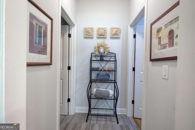 17 Ivy Stone Ct SE, Cartersville, GA 30120 - hallway featuring baseboards