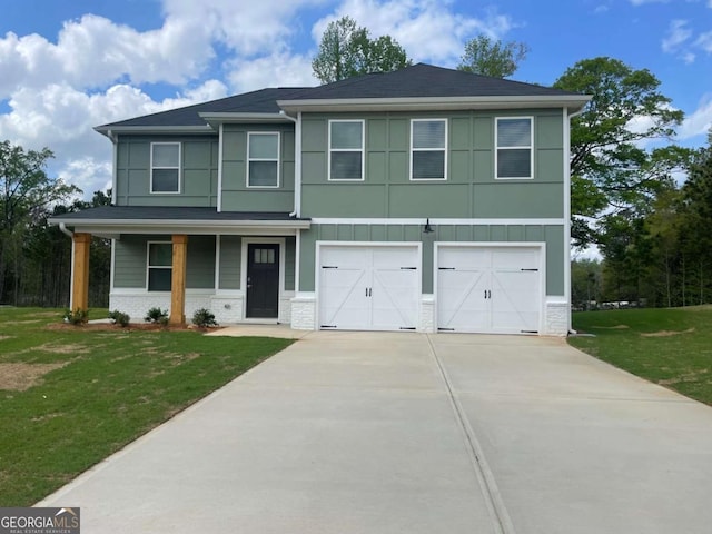 124 Shenandoah Ln, Lagrange, GA 30241 - view of front of house with brick siding, an attached garage, driveway, and a front yard