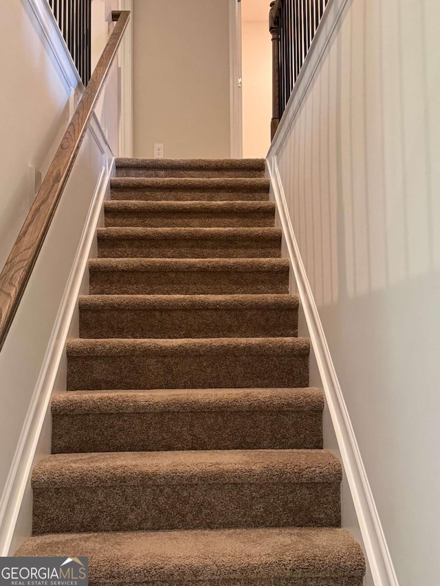 124 Shenandoah Ln, Lagrange, GA 30241 - view of stairs