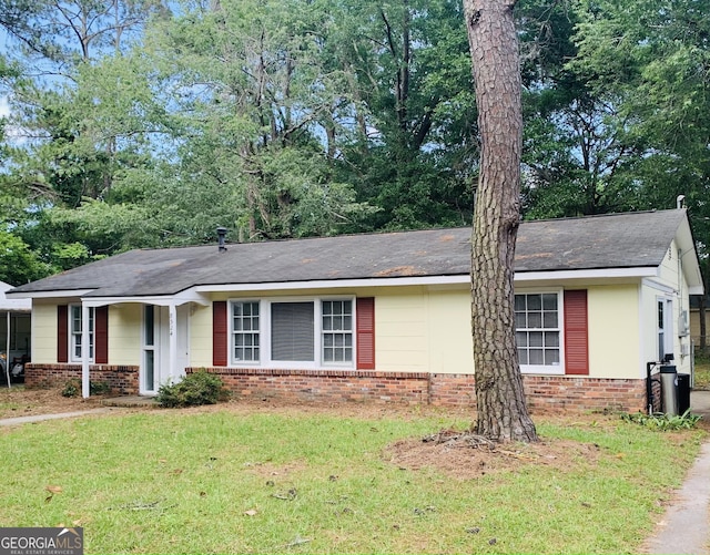 8524 Vining Way, Savannah, GA 31406 - ranch-style home with brick siding and a front lawn