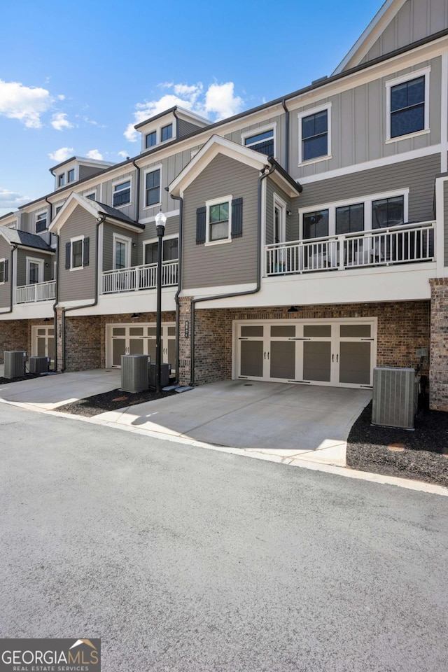 2004 Cortland Rd, Milton, GA 30009 - exterior space with a residential view