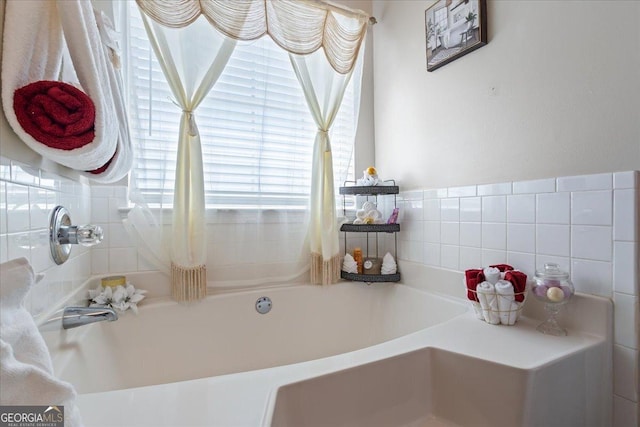 details featuring a garden tub