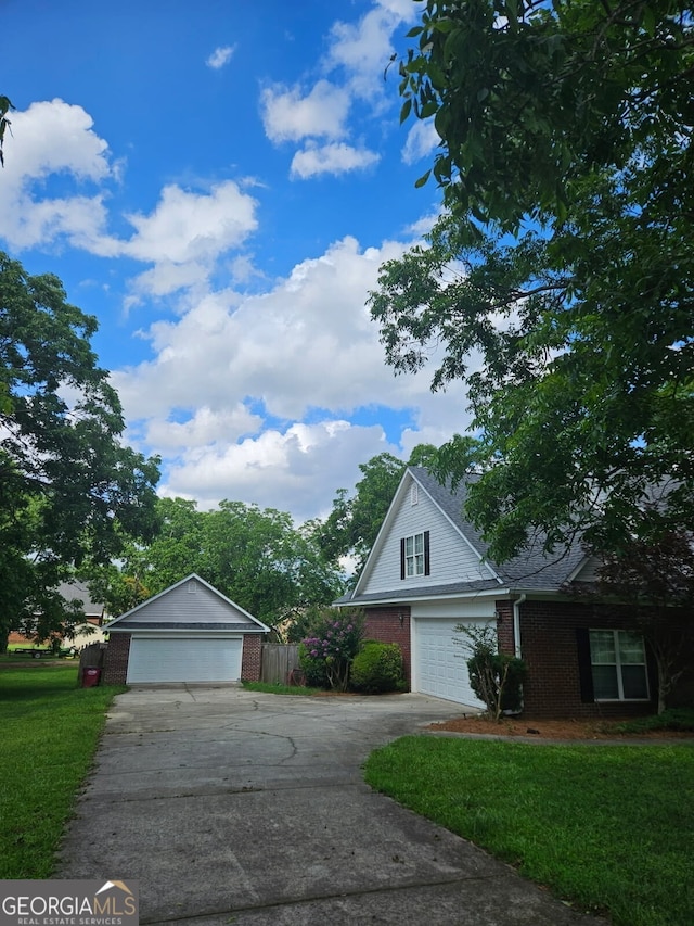 109 Trudie Ln, Macon, GA 31216 - traditional home with brick siding and a garage