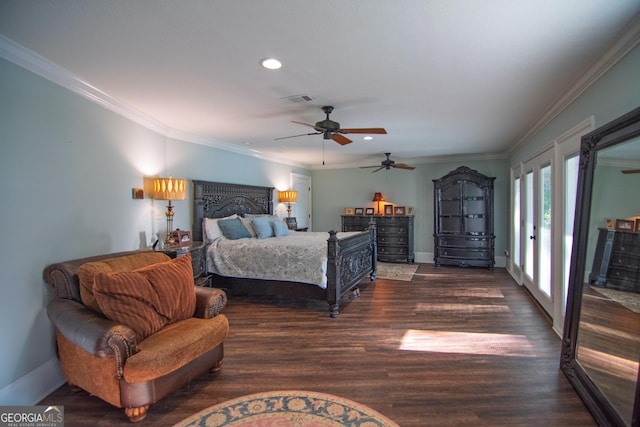 bedroom featuring baseboards, visible vents, recessed lighting, wood finished floors, and ornamental molding