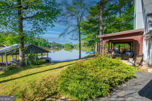 view of yard with a water view