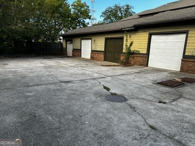 683 Pryor St SW Unit C, Atlanta, GA 30315 - garage with fence and driveway