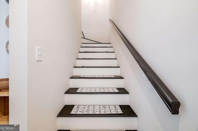 33 Hidden Lake Ct, Savannah, GA 31419 - view of stairs