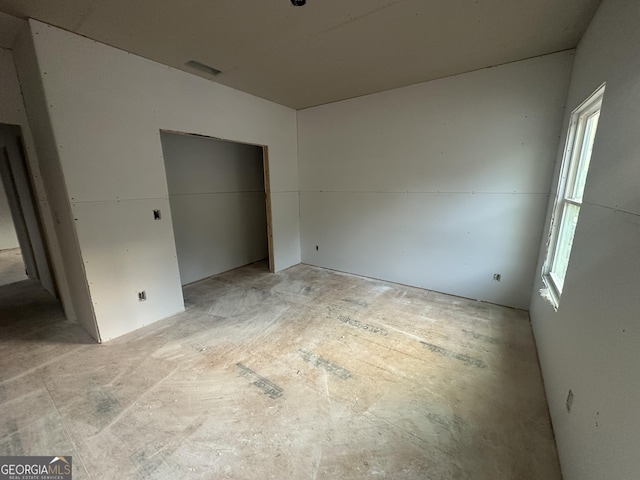 2751 Paoli St, Comer, GA 30629 - unfurnished bedroom featuring a closet