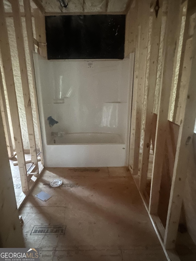 2751 Paoli St, Comer, GA 30629 - bathroom featuring a tub to relax in