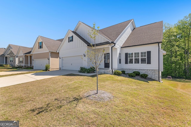 517 Lago Ct, Lagrange, GA 30241 - view of front of home featuring board and batten siding, a shingled roof, driveway, and a front yard