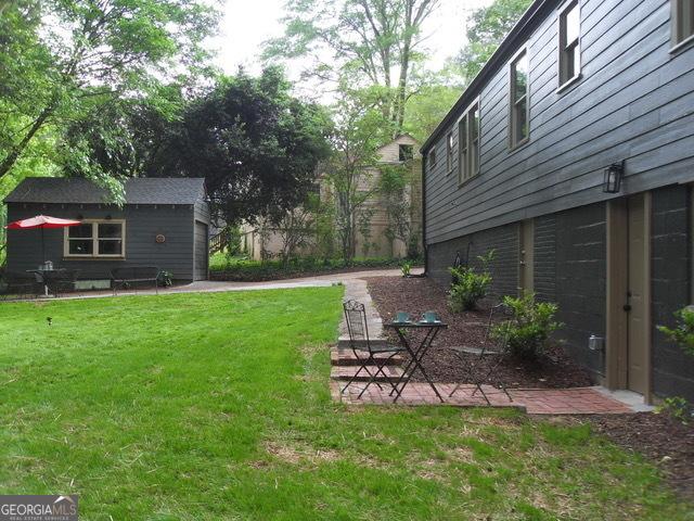 1186 Thomas Rd, Decatur, GA 30030 - view of grassy yard