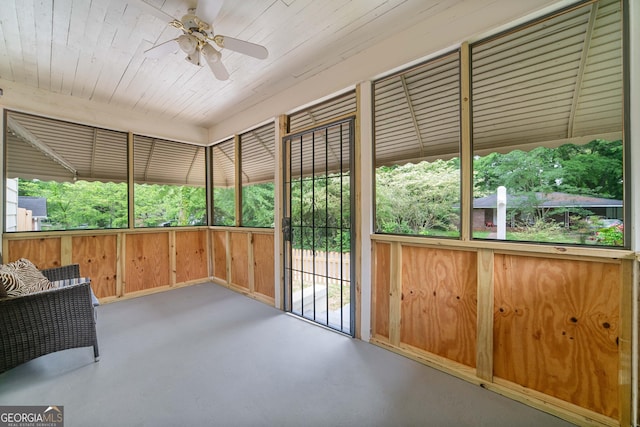26 Walker St, Cartersville, GA 30120 - unfurnished sunroom featuring ceiling fan