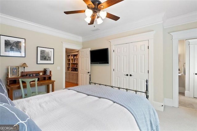 4675 Lakeway Pl, Alpharetta, GA 30005 - bedroom with light carpet, a closet, ceiling fan, and crown molding